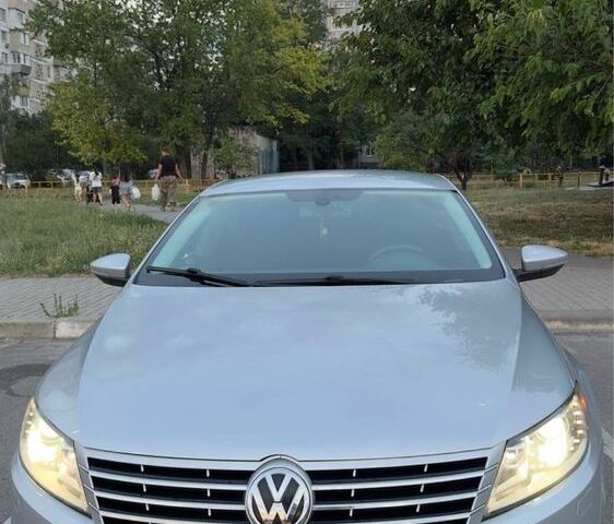 Серый Фольксваген Пассат СС, объемом двигателя 2 л и пробегом 180 тыс. км за 10500 $, фото 4 на Automoto.ua