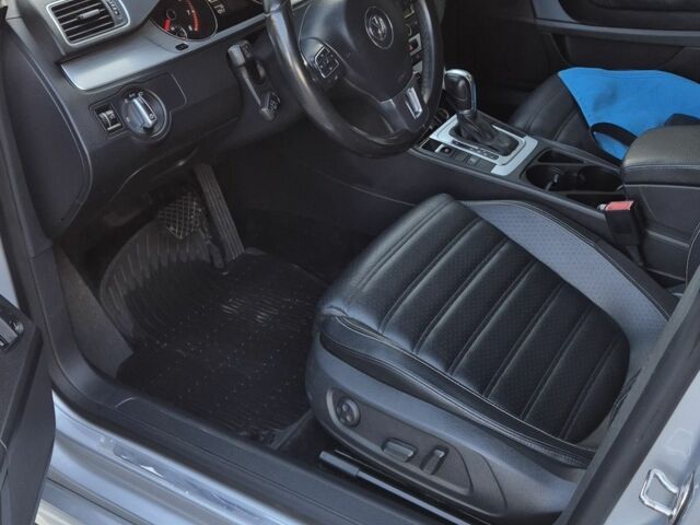 Серый Фольксваген Пассат СС, объемом двигателя 2 л и пробегом 65 тыс. км за 11500 $, фото 2 на Automoto.ua