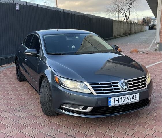 Серый Фольксваген Пассат СС, объемом двигателя 2 л и пробегом 260 тыс. км за 9400 $, фото 1 на Automoto.ua