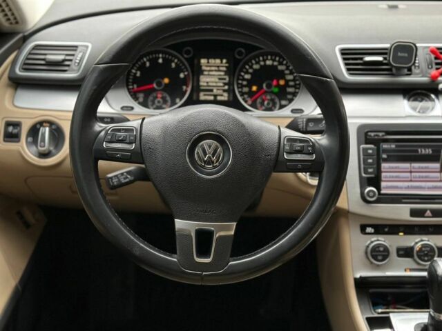 Серый Фольксваген Пассат СС, объемом двигателя 2 л и пробегом 235 тыс. км за 9500 $, фото 5 на Automoto.ua