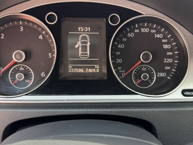 Сірий Фольксваген Пассат СС, об'ємом двигуна 2 л та пробігом 225 тис. км за 11999 $, фото 4 на Automoto.ua