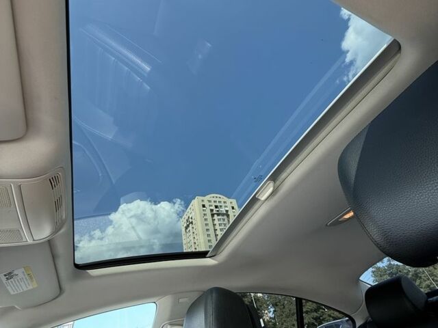 Серый Фольксваген Пассат СС, объемом двигателя 2 л и пробегом 135 тыс. км за 11500 $, фото 12 на Automoto.ua