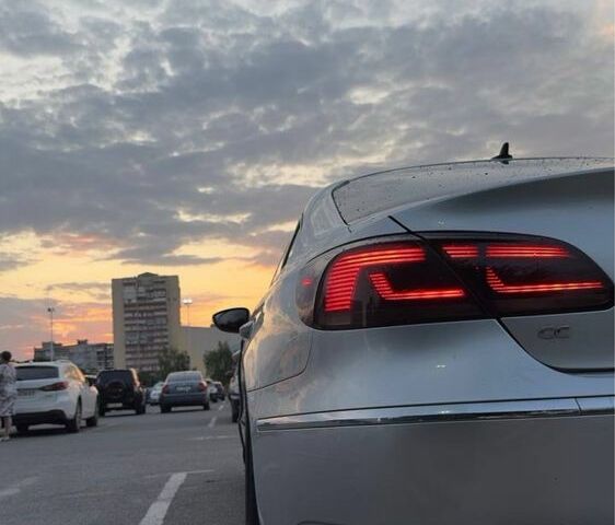 Серый Фольксваген Пассат СС, объемом двигателя 2 л и пробегом 180 тыс. км за 10500 $, фото 3 на Automoto.ua