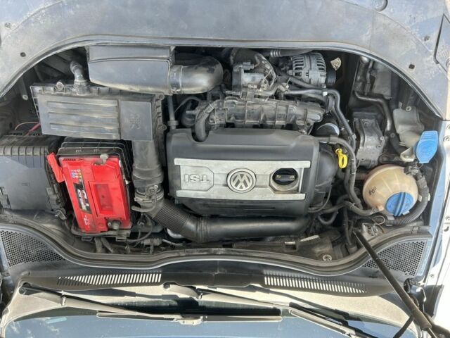 Серый Фольксваген Пассат СС, объемом двигателя 2 л и пробегом 245 тыс. км за 10000 $, фото 13 на Automoto.ua