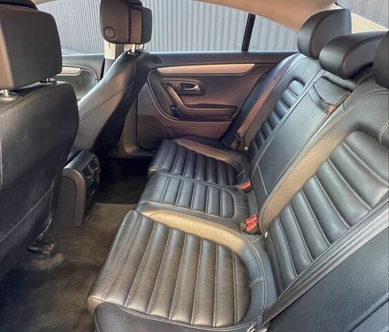 Серый Фольксваген Пассат СС, объемом двигателя 2 л и пробегом 260 тыс. км за 9400 $, фото 5 на Automoto.ua