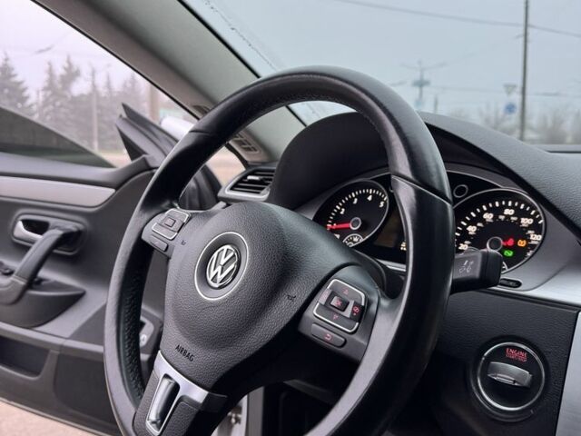 Серый Фольксваген Пассат СС, объемом двигателя 2 л и пробегом 119 тыс. км за 11200 $, фото 19 на Automoto.ua