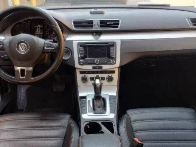 Серый Фольксваген Пассат СС, объемом двигателя 2 л и пробегом 99 тыс. км за 3700 $, фото 12 на Automoto.ua