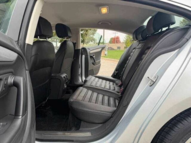 Серый Фольксваген Пассат СС, объемом двигателя 2 л и пробегом 91 тыс. км за 2500 $, фото 9 на Automoto.ua