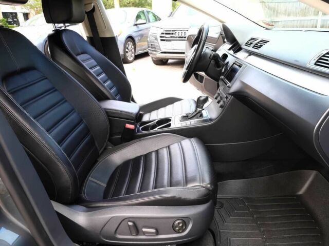 Серый Фольксваген Пассат СС, объемом двигателя 2 л и пробегом 72 тыс. км за 6100 $, фото 7 на Automoto.ua