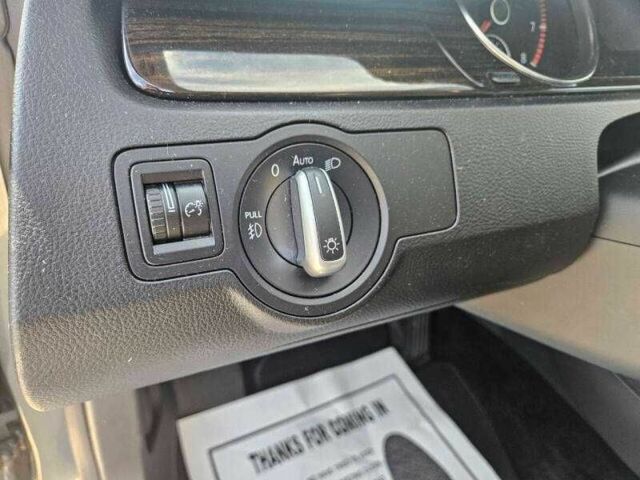 Серый Фольксваген Пассат СС, объемом двигателя 2 л и пробегом 66 тыс. км за 2500 $, фото 10 на Automoto.ua