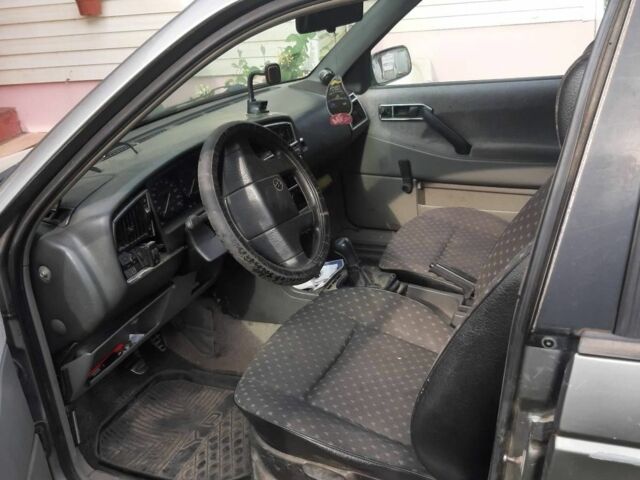 Серый Фольксваген Пассат СС, объемом двигателя 1.8 л и пробегом 355 тыс. км за 1200 $, фото 4 на Automoto.ua