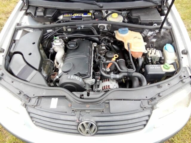 Серый Фольксваген Пассат СС, объемом двигателя 2 л и пробегом 366 тыс. км за 3600 $, фото 10 на Automoto.ua