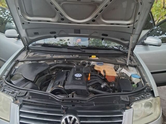 Серый Фольксваген Пассат СС, объемом двигателя 1.6 л и пробегом 130 тыс. км за 3900 $, фото 5 на Automoto.ua