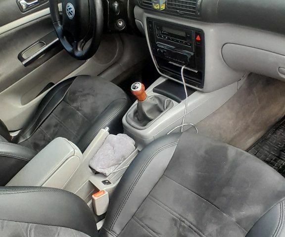 Серый Фольксваген Пассат СС, объемом двигателя 1.8 л и пробегом 385 тыс. км за 3500 $, фото 3 на Automoto.ua