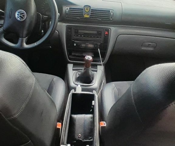 Серый Фольксваген Пассат СС, объемом двигателя 1.8 л и пробегом 385 тыс. км за 3500 $, фото 7 на Automoto.ua