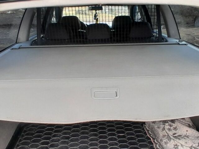 Серый Фольксваген Пассат СС, объемом двигателя 1.8 л и пробегом 385 тыс. км за 3500 $, фото 5 на Automoto.ua