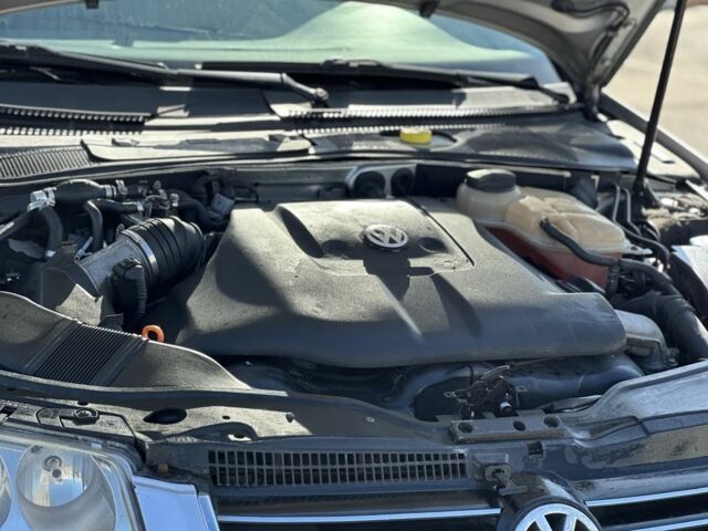 Серый Фольксваген Пассат СС, объемом двигателя 2.5 л и пробегом 210 тыс. км за 4200 $, фото 7 на Automoto.ua