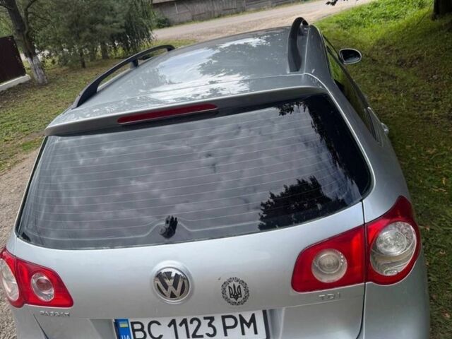 Серый Фольксваген Пассат СС, объемом двигателя 1.9 л и пробегом 477 тыс. км за 5200 $, фото 3 на Automoto.ua