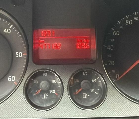 Серый Фольксваген Пассат СС, объемом двигателя 1.9 л и пробегом 477 тыс. км за 5200 $, фото 23 на Automoto.ua