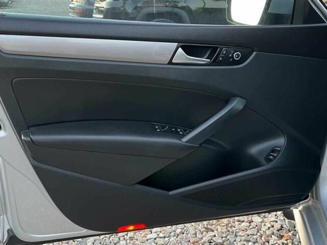 Серый Фольксваген Пассат СС, объемом двигателя 2 л и пробегом 210 тыс. км за 10300 $, фото 23 на Automoto.ua