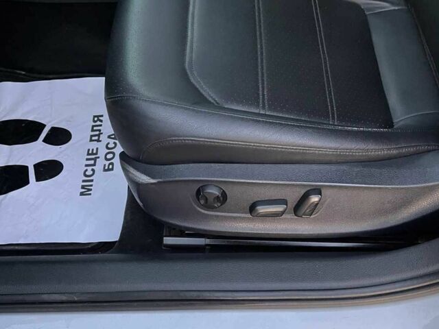 Серый Фольксваген Пассат СС, объемом двигателя 2 л и пробегом 210 тыс. км за 10300 $, фото 18 на Automoto.ua