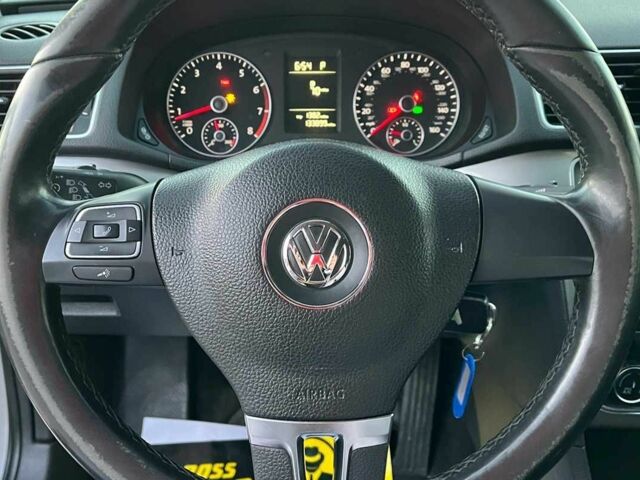 Серый Фольксваген Пассат СС, объемом двигателя 2 л и пробегом 210 тыс. км за 10300 $, фото 11 на Automoto.ua