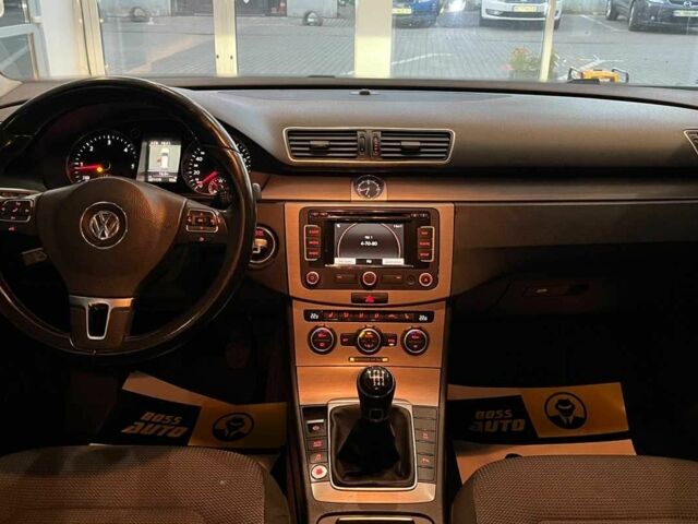 Серый Фольксваген Пассат СС, объемом двигателя 1.6 л и пробегом 281 тыс. км за 9700 $, фото 9 на Automoto.ua