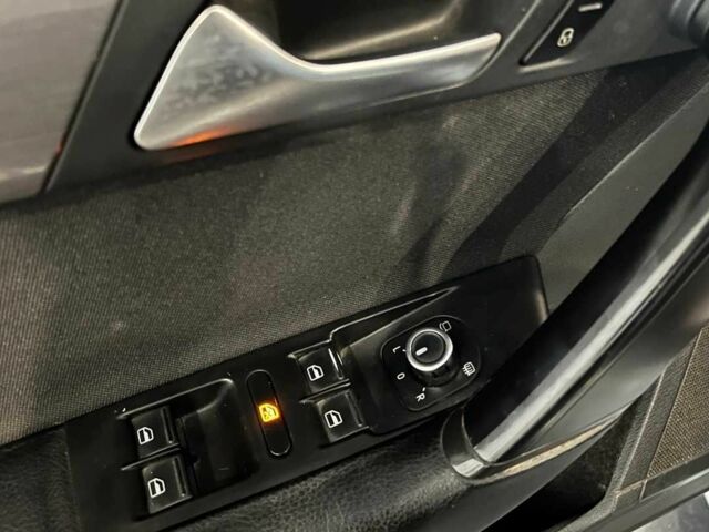 Серый Фольксваген Пассат СС, объемом двигателя 1.6 л и пробегом 281 тыс. км за 9700 $, фото 16 на Automoto.ua