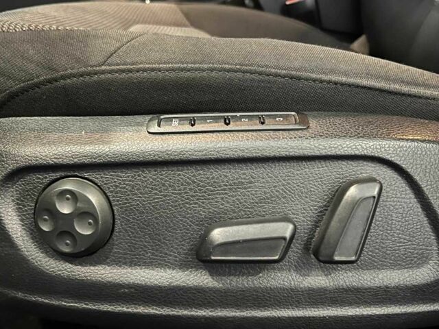 Серый Фольксваген Пассат СС, объемом двигателя 1.6 л и пробегом 281 тыс. км за 9700 $, фото 19 на Automoto.ua