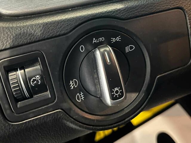 Серый Фольксваген Пассат СС, объемом двигателя 1.6 л и пробегом 281 тыс. км за 9700 $, фото 12 на Automoto.ua