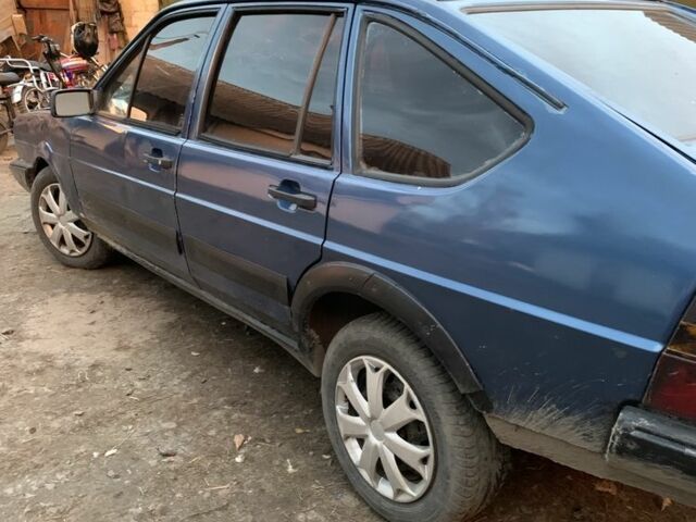 Синий Фольксваген Пассат СС, объемом двигателя 1.8 л и пробегом 220 тыс. км за 850 $, фото 3 на Automoto.ua