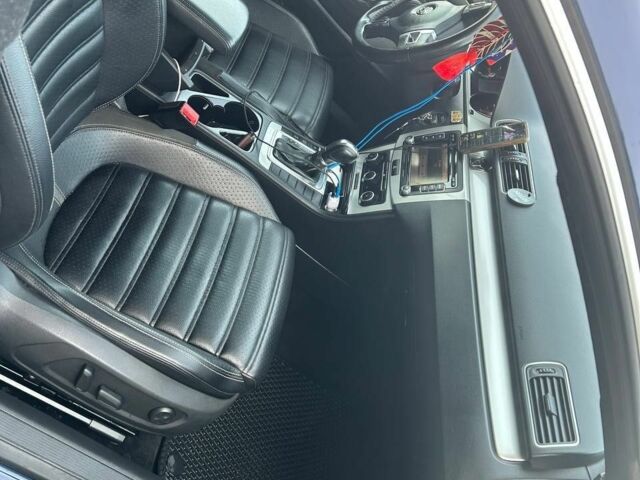 Синий Фольксваген Пассат СС, объемом двигателя 2 л и пробегом 285 тыс. км за 8500 $, фото 5 на Automoto.ua