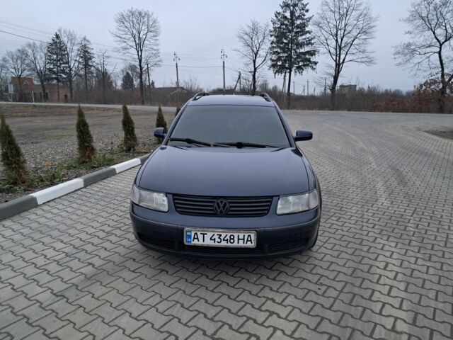 Синий Фольксваген Пассат СС, объемом двигателя 1.9 л и пробегом 280 тыс. км за 3759 $, фото 11 на Automoto.ua