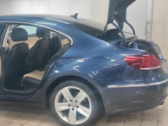 Синий Фольксваген Пассат СС, объемом двигателя 2 л и пробегом 110 тыс. км за 11000 $, фото 4 на Automoto.ua