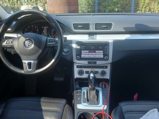 Синий Фольксваген Пассат СС, объемом двигателя 2 л и пробегом 140 тыс. км за 11500 $, фото 9 на Automoto.ua