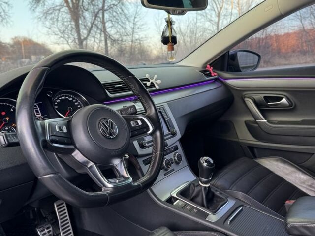 Синий Фольксваген Пассат СС, объемом двигателя 2 л и пробегом 267 тыс. км за 13500 $, фото 13 на Automoto.ua