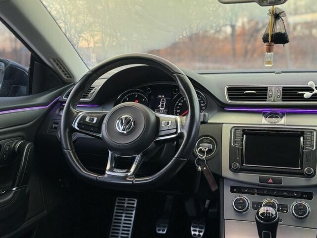 Синий Фольксваген Пассат СС, объемом двигателя 2 л и пробегом 267 тыс. км за 13500 $, фото 15 на Automoto.ua