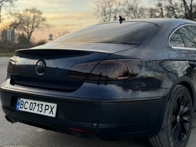 Синий Фольксваген Пассат СС, объемом двигателя 2 л и пробегом 267 тыс. км за 13500 $, фото 4 на Automoto.ua