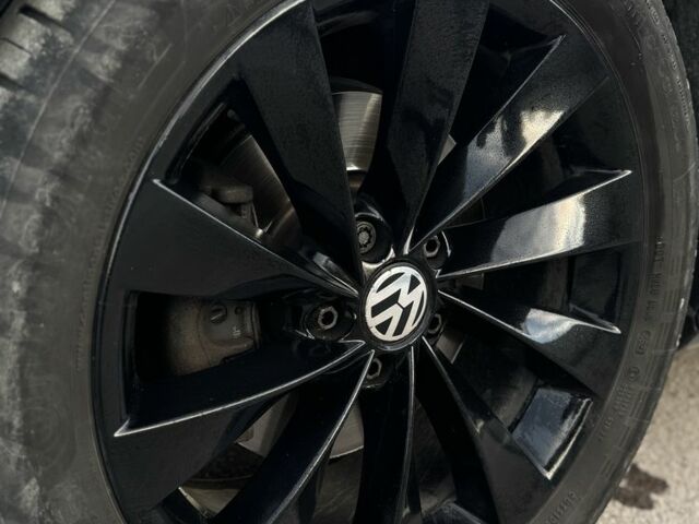 Синий Фольксваген Пассат СС, объемом двигателя 2 л и пробегом 267 тыс. км за 13500 $, фото 12 на Automoto.ua