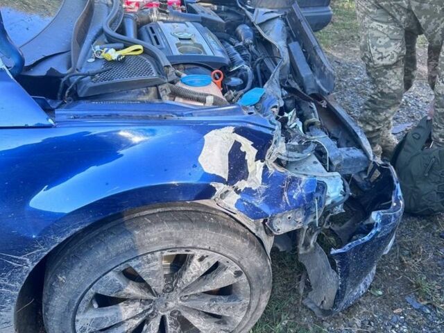 Синий Фольксваген Пассат СС, объемом двигателя 1.8 л и пробегом 219 тыс. км за 4500 $, фото 2 на Automoto.ua