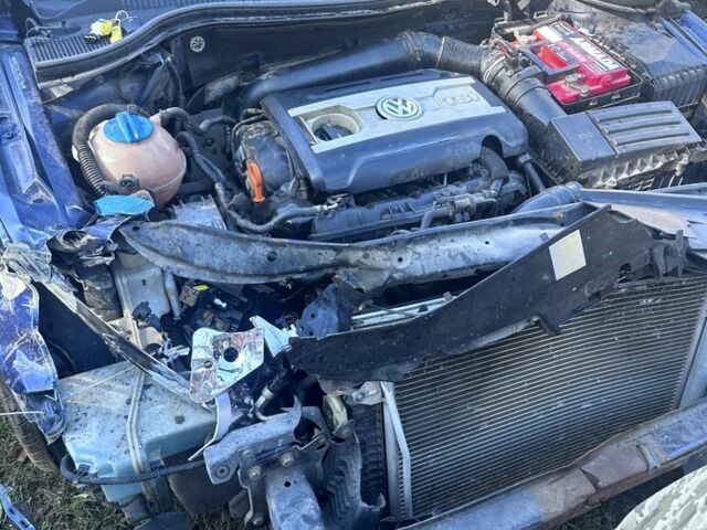 Синий Фольксваген Пассат СС, объемом двигателя 1.8 л и пробегом 207 тыс. км за 4500 $, фото 4 на Automoto.ua