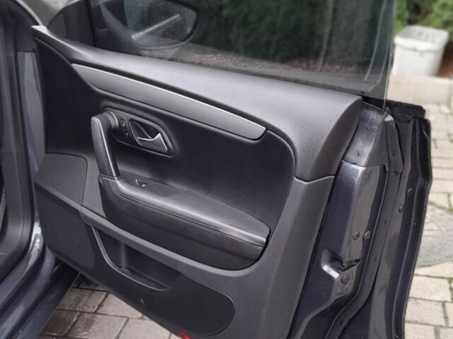 Синий Фольксваген Пассат СС, объемом двигателя 2 л и пробегом 250 тыс. км за 7200 $, фото 9 на Automoto.ua