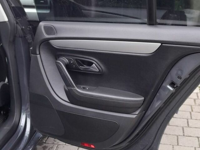 Синий Фольксваген Пассат СС, объемом двигателя 2 л и пробегом 250 тыс. км за 7200 $, фото 10 на Automoto.ua