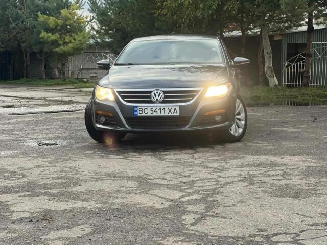 Синий Фольксваген Пассат СС, объемом двигателя 2 л и пробегом 250 тыс. км за 7200 $, фото 1 на Automoto.ua