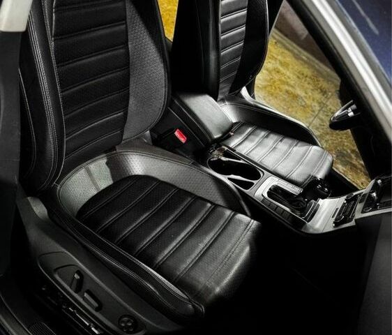 Синий Фольксваген Пассат СС, объемом двигателя 2 л и пробегом 241 тыс. км за 7000 $, фото 4 на Automoto.ua