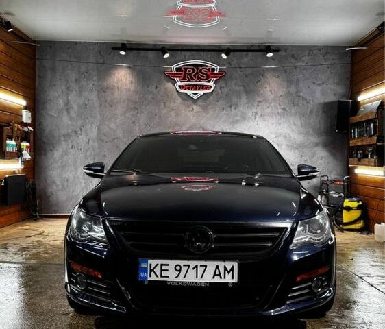 Синий Фольксваген Пассат СС, объемом двигателя 2 л и пробегом 241 тыс. км за 7000 $, фото 2 на Automoto.ua