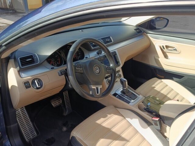 Синий Фольксваген Пассат СС, объемом двигателя 2 л и пробегом 130 тыс. км за 10000 $, фото 6 на Automoto.ua