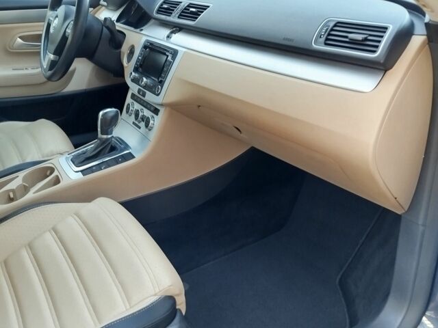 Синій Фольксваген Пассат СС, об'ємом двигуна 2 л та пробігом 160 тис. км за 9500 $, фото 16 на Automoto.ua