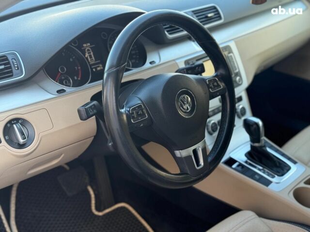 Синий Фольксваген Пассат СС, объемом двигателя 2 л и пробегом 242 тыс. км за 10390 $, фото 22 на Automoto.ua