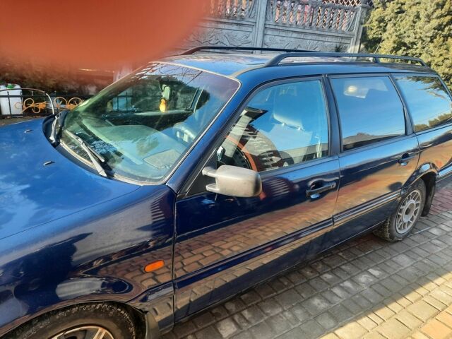 Синий Фольксваген Пассат СС, объемом двигателя 2 л и пробегом 300 тыс. км за 2100 $, фото 3 на Automoto.ua